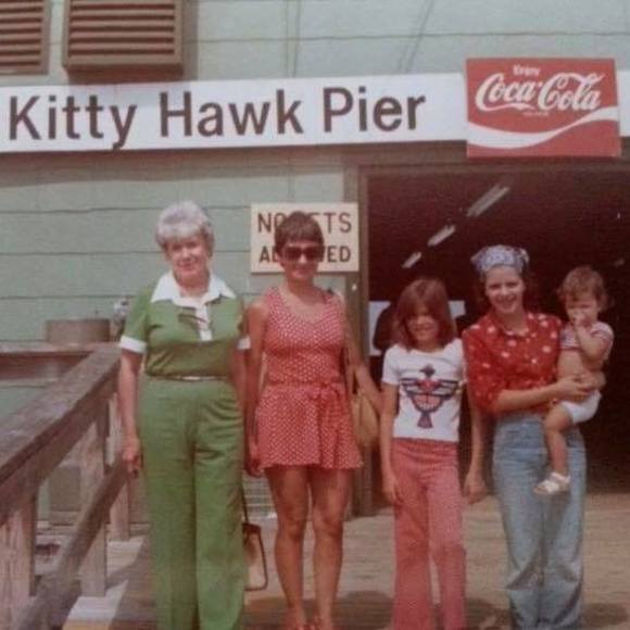 Meet your Posher, Jennifer - Picture 1 of 1